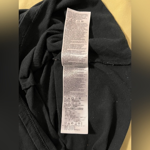 Converse t Shirt girls size Medium (10-12yrs ) black - Picture 10 of 12